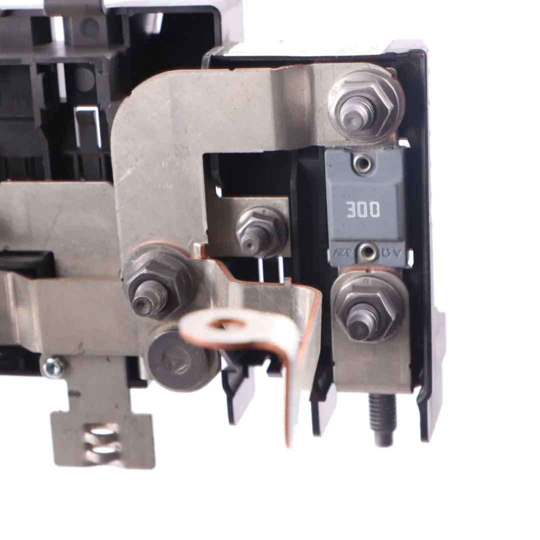 Fuse Relay Box Unit Cables Wiring Loom to Mercedes W176 W246 C117 with Part number A2465400950 Mercedes W176 W246 C117 Fuse Relay Box Unit Cables Wiring Loom - SKU A2465400950 - Part number A2465400950