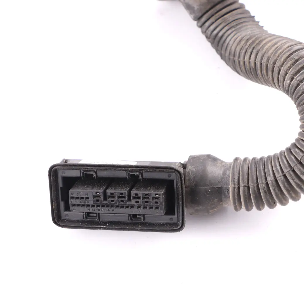 Porta Cablaggio Cavo Posteriore Sinistra Destra A2465407711 per Mercedes W176 con numero di parte A2465401135 Mercedes W176 Porta Cablaggio Cavo Posteriore Sinistra Destra A2465407711 - SKU RHD-A2465401135 - Numero di parte A2465401135