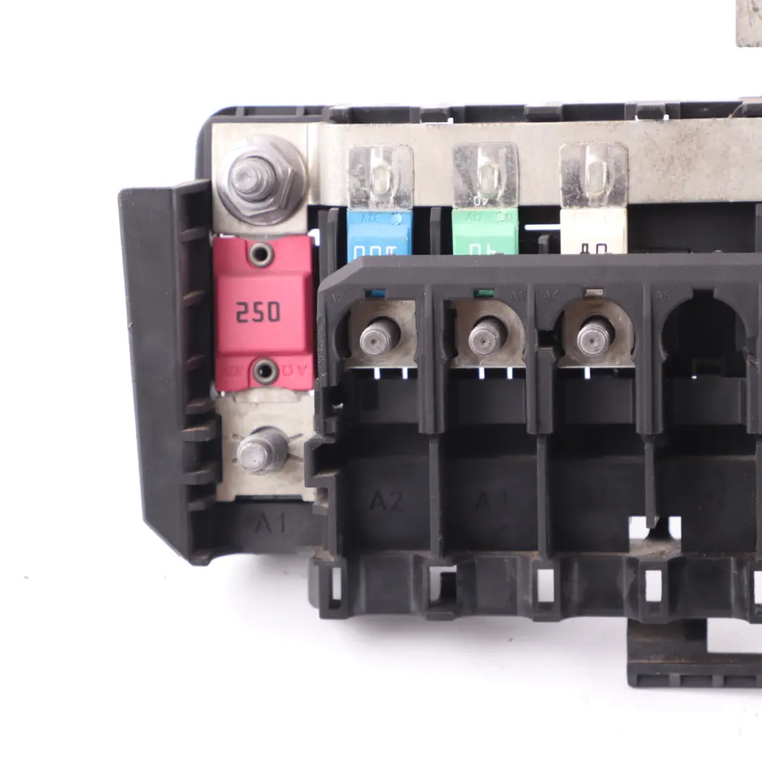 Mercedes W156 W176 W246 Caja Fusibles Módulo Unidad Relé Delantero - SKU A2465401350 - Número de pieza A2465401350