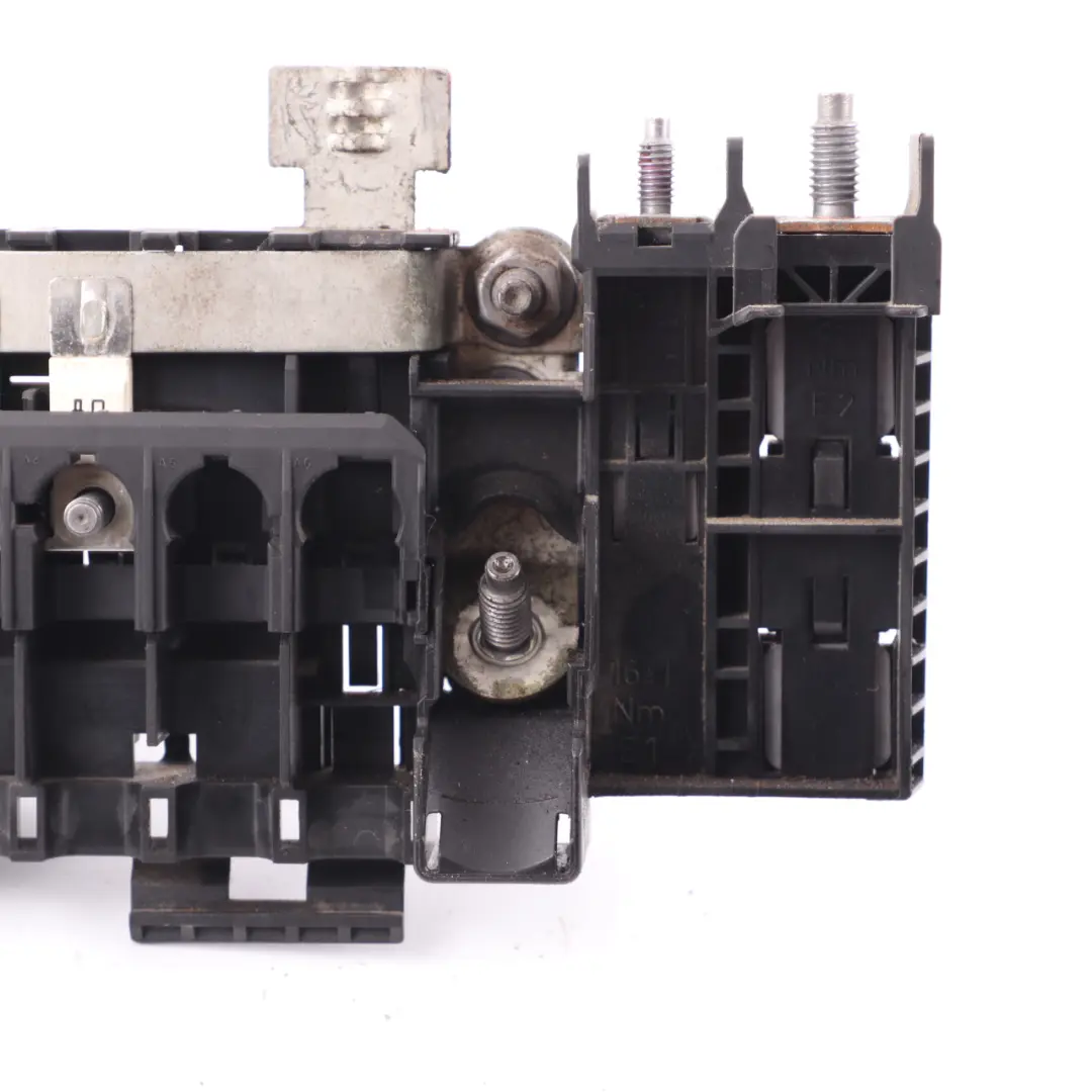 Mercedes W156 W176 W246 Caja Fusibles Módulo Unidad Relé Delantero - SKU A2465401350 - Número de pieza A2465401350