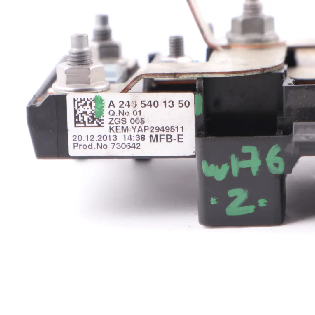 Mercedes W156 W176 W246 Caja Fusibles Módulo Unidad Relé Delantero - SKU A2465401350 - Número de pieza A2465401350