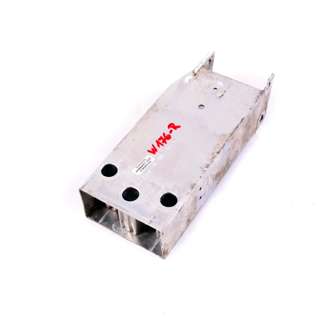 paraurti anteriore elemento di deformazione ammortizzatore destro per Mercedes W176 con numero di parte A2466200295 Mercedes W176 paraurti anteriore elemento di deformazione ammortizzatore destro - SKU A2466200295 - Numero di parte A2466200295