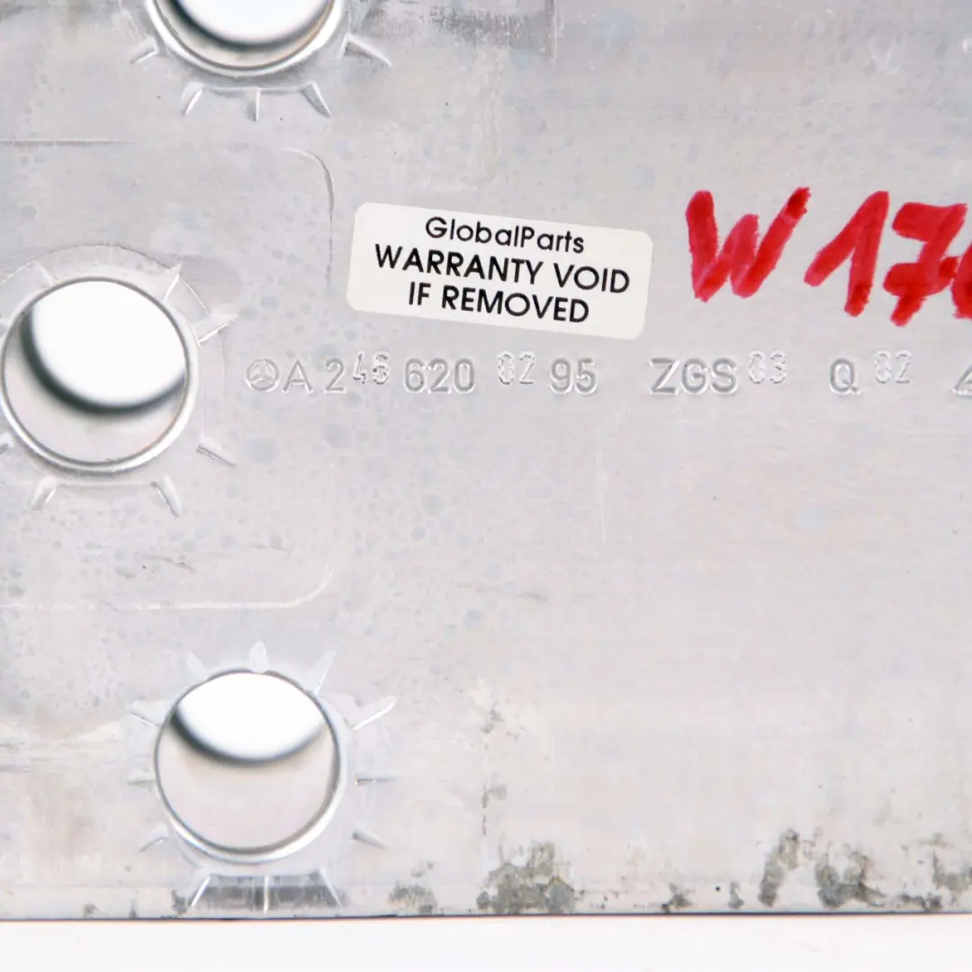 paraurti anteriore elemento di deformazione ammortizzatore destro per Mercedes W176 con numero di parte A2466200295 Mercedes W176 paraurti anteriore elemento di deformazione ammortizzatore destro - SKU A2466200295 - Numero di parte A2466200295
