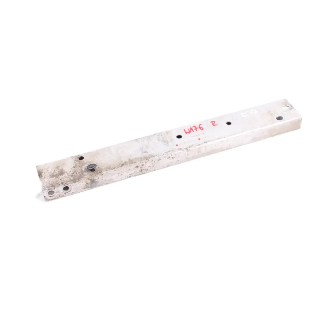  Support Radiateur Mercedes W176 W246 Support De Renfort Droit - SKU A2466280229 - Numéro de pièce A2466280229