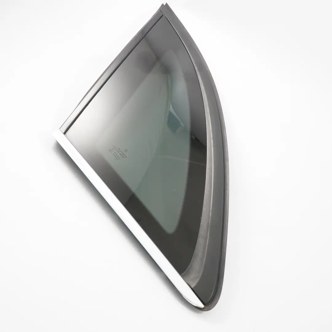 Vitre latérale arrière gauche teintée pour Mercedes W246 Coupe à propos du numéro de pièce A2466702300 Mercedes W246 Coupe Vitre latérale arrière gauche teintée - SKU A2466702300 - Numéro de pièce A2466702300