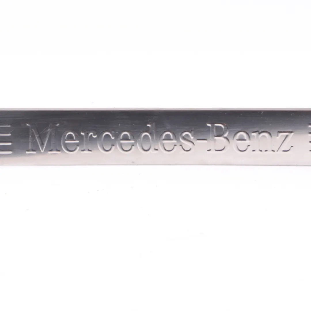 Nakładka Progowa Listwa do Mercedes W176 W246 o numerze A2466800135 Mercedes W176 W246 Nakładka Progowa Listwa - SKU A2466800135 - Numer Części A2466800135