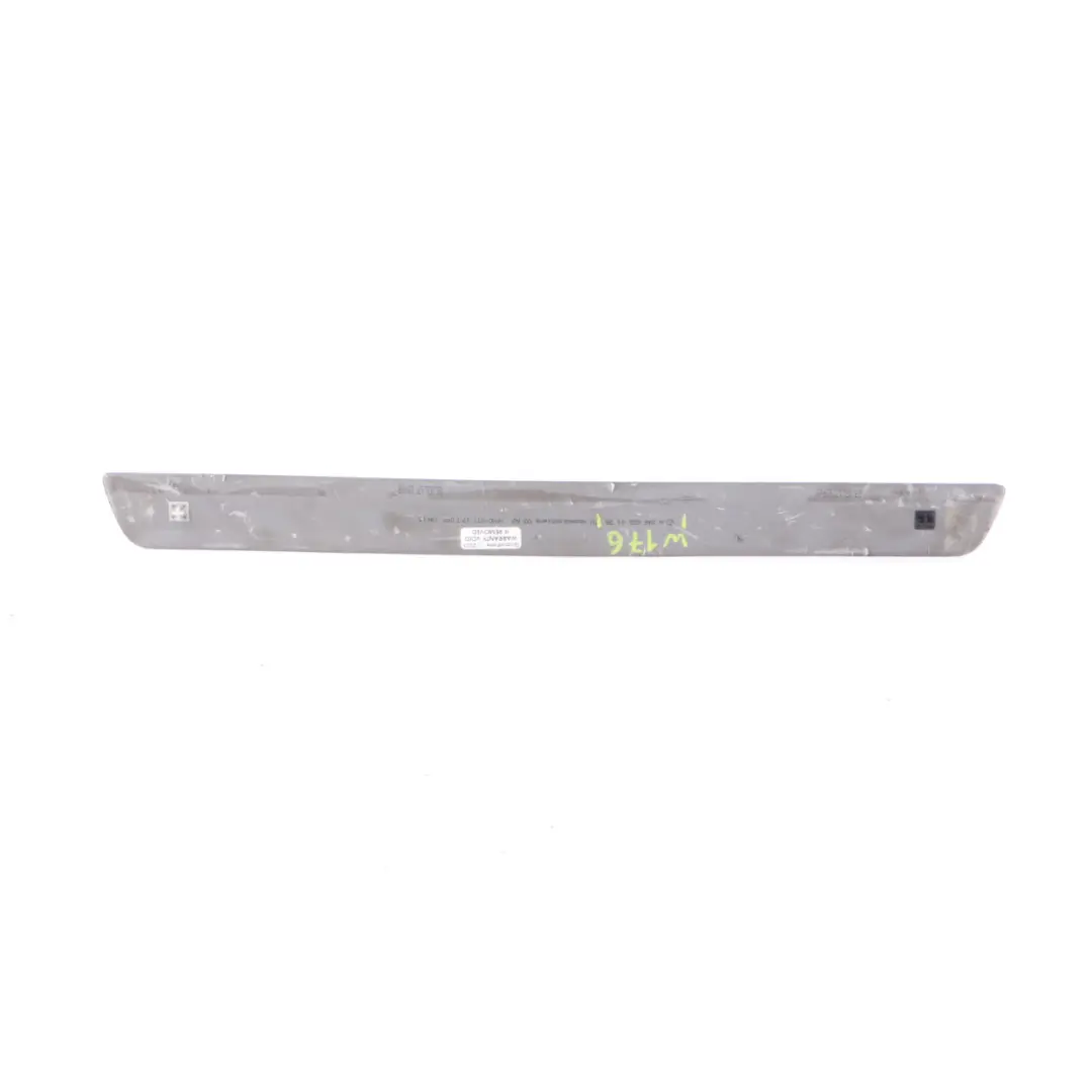  Seuil de Porte Mercedes W176 W246 Couvre marche avant gauche droite - SKU A2466800135 - Numéro de pièce A2466800135