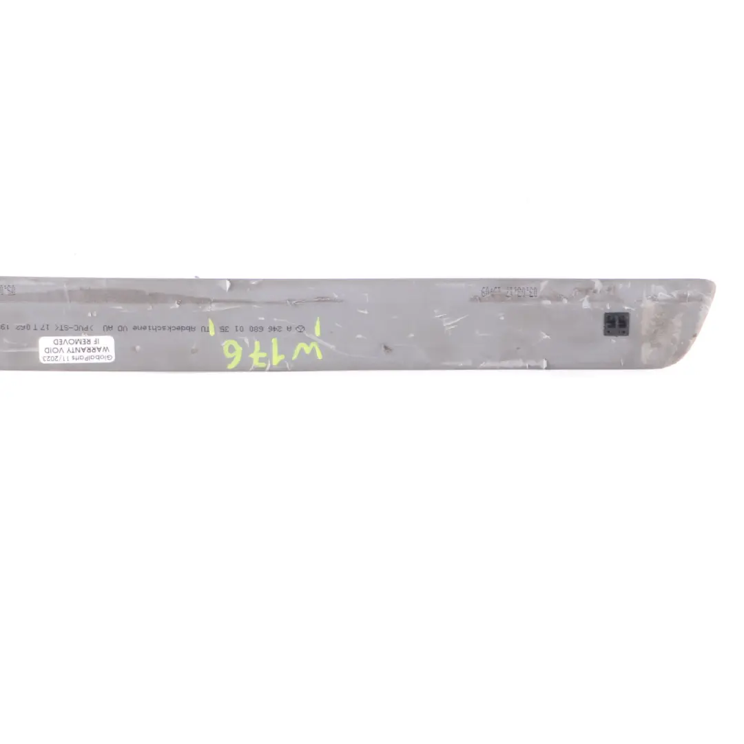  Seuil de Porte Mercedes W176 W246 Couvre marche avant gauche droite - SKU A2466800135 - Numéro de pièce A2466800135