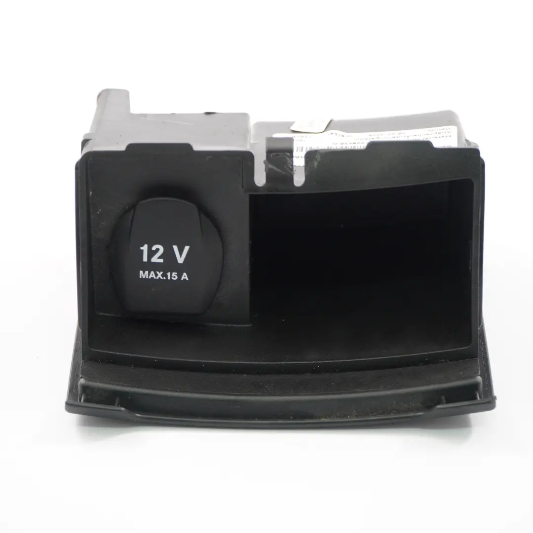 Portacenere Console Centrale Posteriore Presa per Vassoio Cenere per Mercedes W246 con numero di parte A2466800250 Mercedes W246 Portacenere Console Centrale Posteriore Presa per Vassoio Cenere - SKU A2466800250 - Numero di parte A2466800250