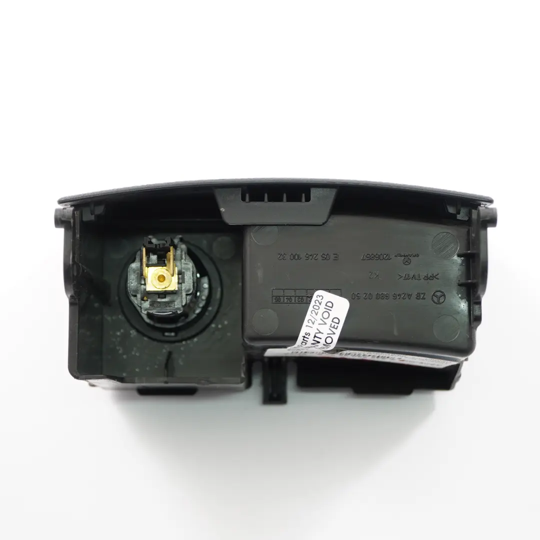 Mercedes W246 Portacenere Console Centrale Posteriore Presa per Vassoio Cenere - SKU A2466800250 - Numero di parte A2466800250