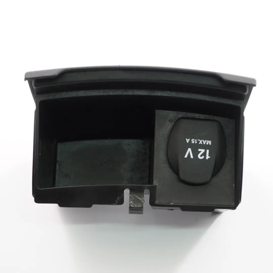 Mercedes W246 Portacenere Console Centrale Posteriore Presa per Vassoio Cenere - SKU A2466800250 - Numero di parte A2466800250