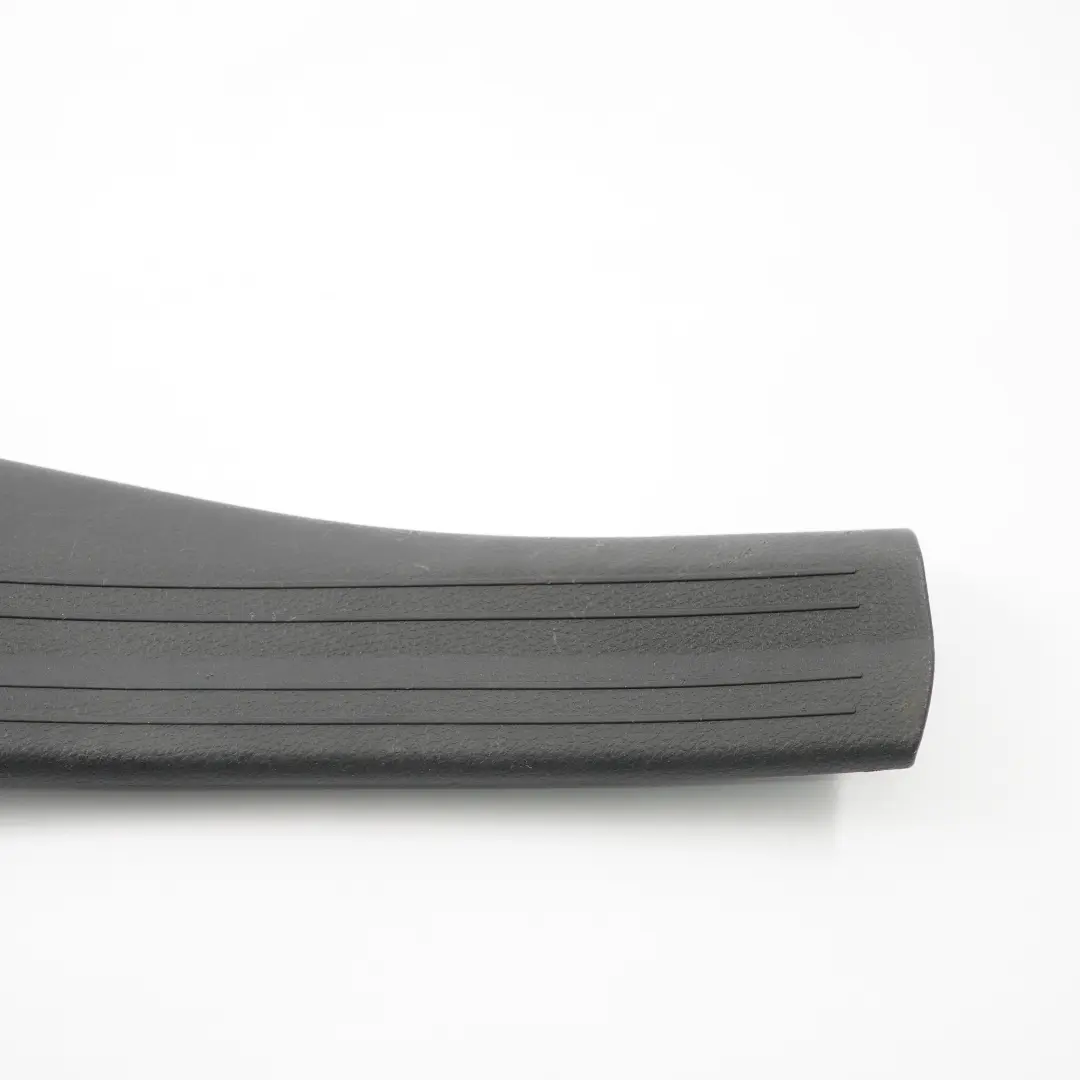 Listwa Progowa Wykończenie Tylna Prawa do Mercedes W246 o numerze A2466800474 Mercedes W246 Listwa Progowa Wykończenie Tylna Prawa - SKU A2466800474 - Numer Części A2466800474