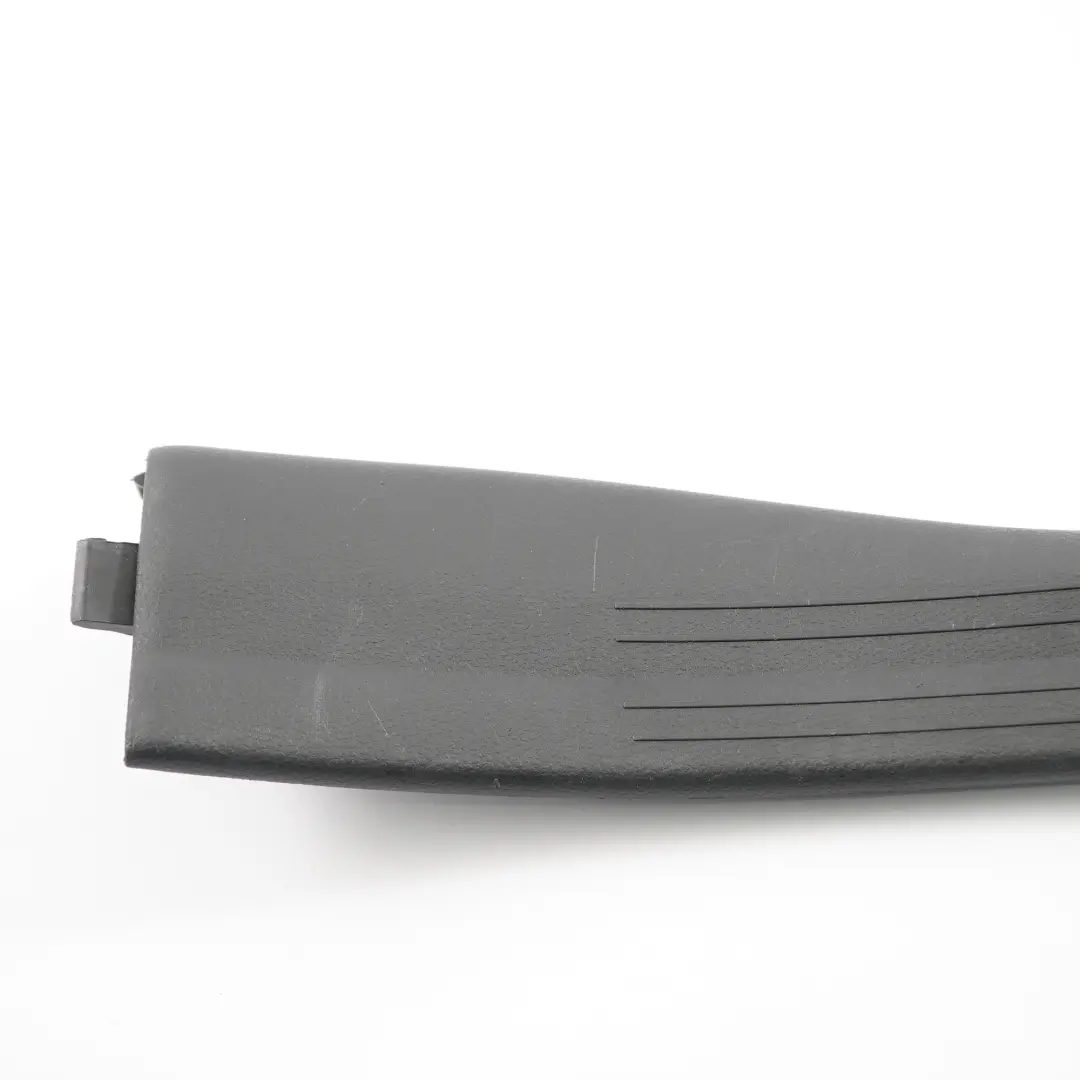 Seuil de Porte Arrière Droit Garniture Cache Marche pour Mercedes W246 à propos du numéro de pièce A2466800474 Mercedes W246 Seuil de Porte Arrière Droit Garniture Cache Marche - SKU A2466800474 - Numéro de pièce A2466800474