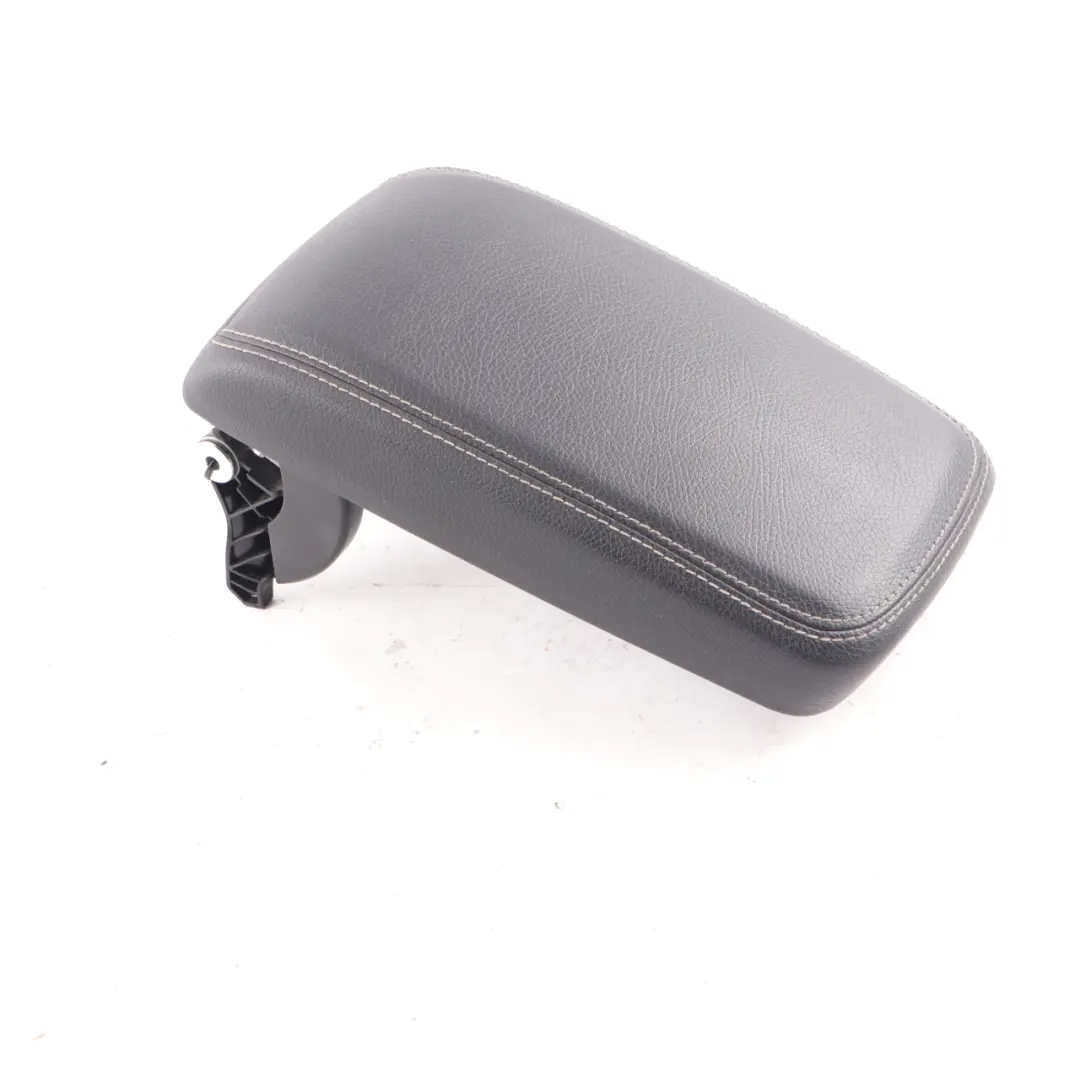 Apoyabrazos Mercedes W176 Consola Central Cubierta almacenamiento cuero negro para con número de pieza A2466808901 Apoyabrazos Mercedes W176 Consola Central Cubierta almacenamiento cuero negro - SKU A2466808901-1 - Número de pieza A2466808901