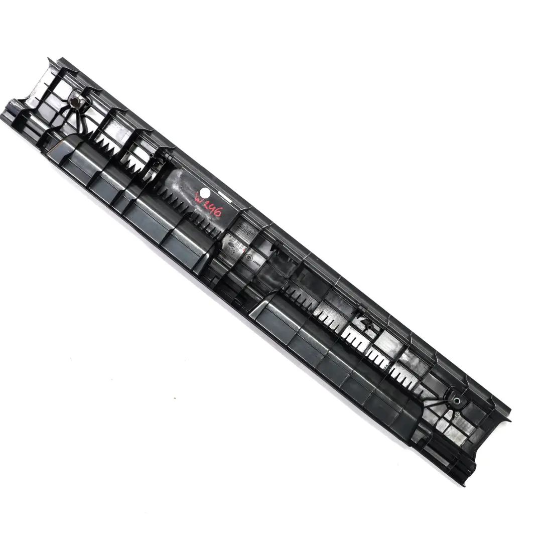 Panneau d'habillage du plancher du coffre à bagages pour Mercedes W246 à propos du numéro de pièce A2466900014 Mercedes W246 Panneau d'habillage du plancher du coffre à bagages - SKU A2466900014 - Numéro de pièce A2466900014