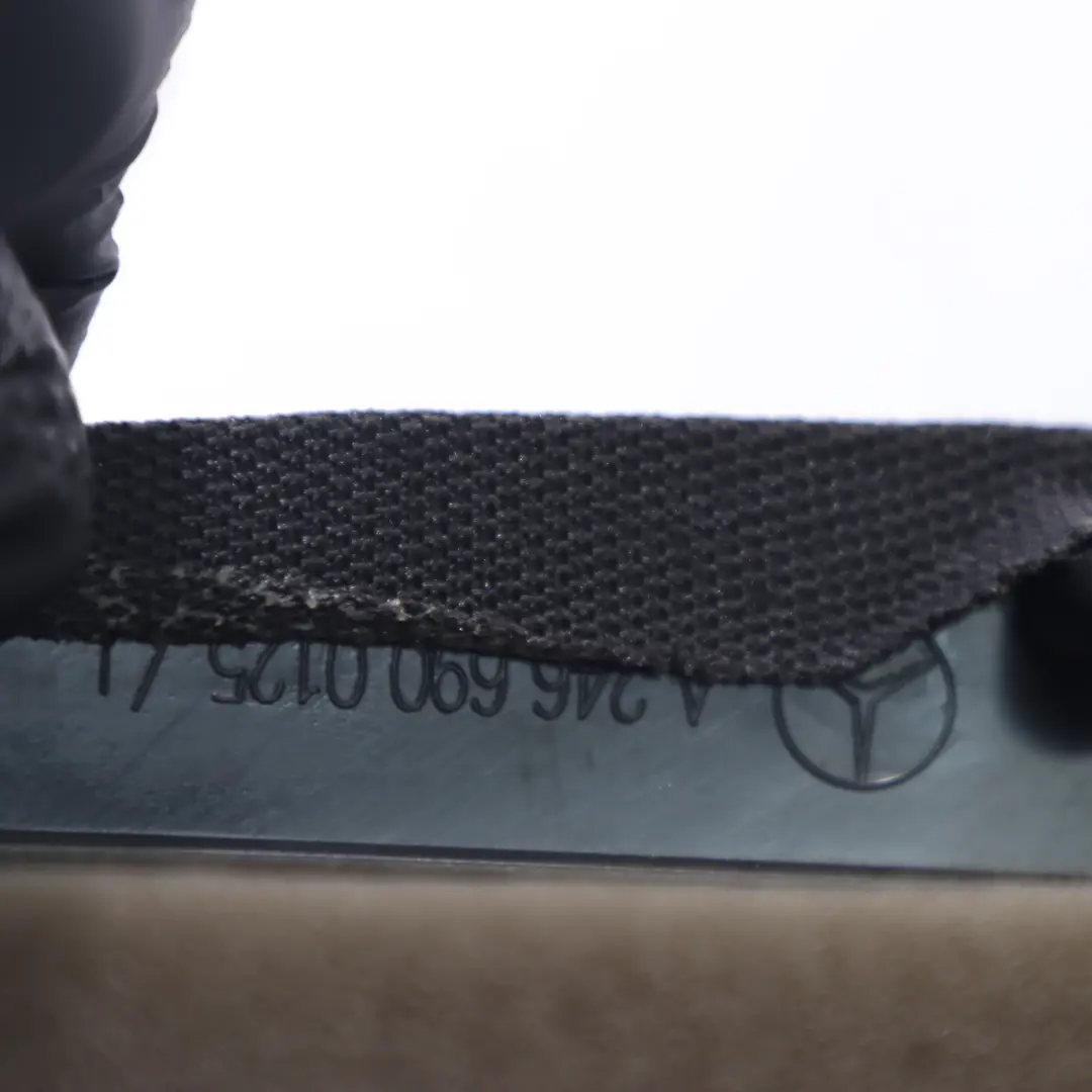 Innenraum A Säule Trim Säule Abdeckung links Schwarz für Mercedes W246 mit Teilenummer A2466900125 Mercedes W246 Innenraum A Säule Trim Säule Abdeckung links Schwarz - SKU A2466900125 - Teilenummer A2466900125