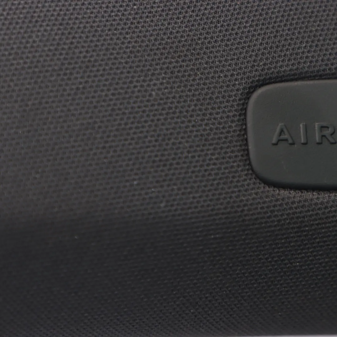 Interior A Pilar Columna Cubierta Derecha Negro para Mercedes W246 con número de pieza A2466900225 Mercedes W246 Interior A Pilar Columna Cubierta Derecha Negro - SKU A2466900225 - Número de pieza A2466900225