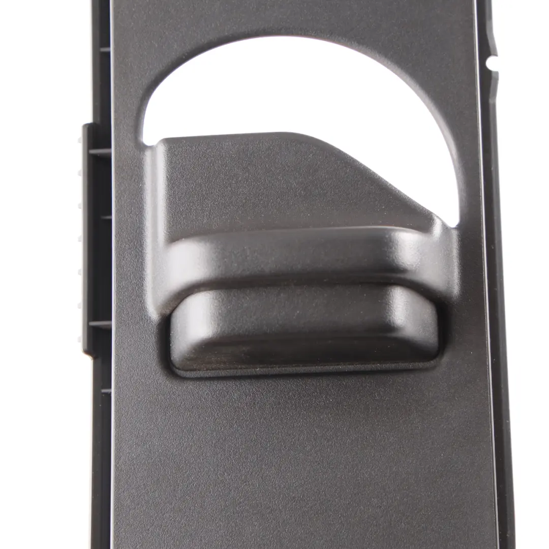 Couvercle de garniture pilier B droit noir pour Mercedes W176 à propos du numéro de pièce A2466900430 Mercedes W176 Couvercle de garniture pilier B droit noir - SKU A2466900430 - Numéro de pièce A2466900430