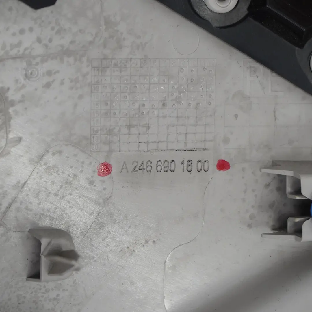 Verkleidung Mercedes W246 C-Säule Kofferraumdeckel hinten rechts A2466901500 für mit Teilenummer A2466901600 Verkleidung Mercedes W246 C-Säule Kofferraumdeckel hinten rechts A2466901500 - SKU A2466901600 - Teilenummer A2466901600