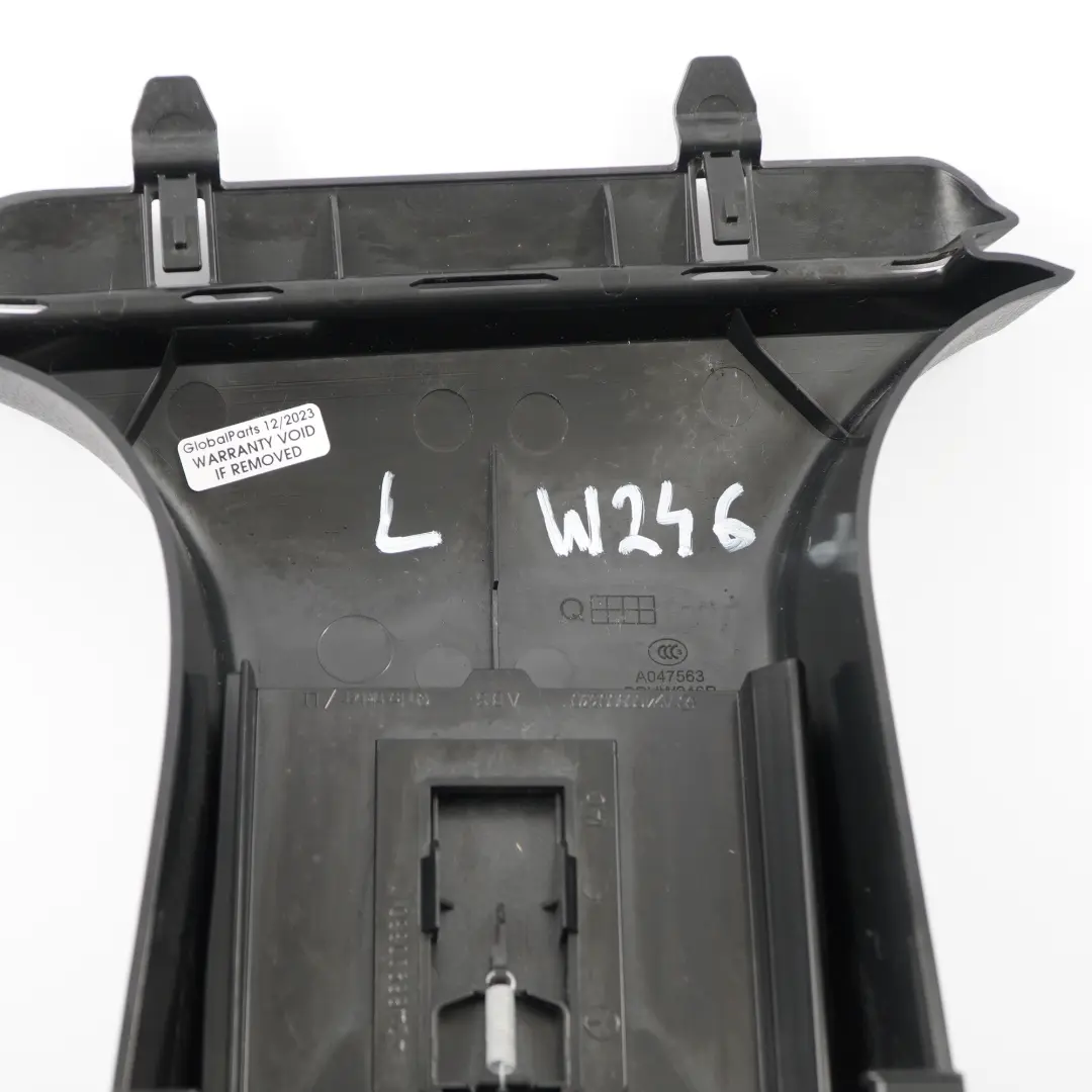 Embellecedor Pilar B Panel Tapa Superior Izquierda para Mercedes W246 con número de pieza A2466901700 Mercedes W246 Embellecedor Pilar B Panel Tapa Superior Izquierda - SKU A2466901700 - Número de pieza A2466901700