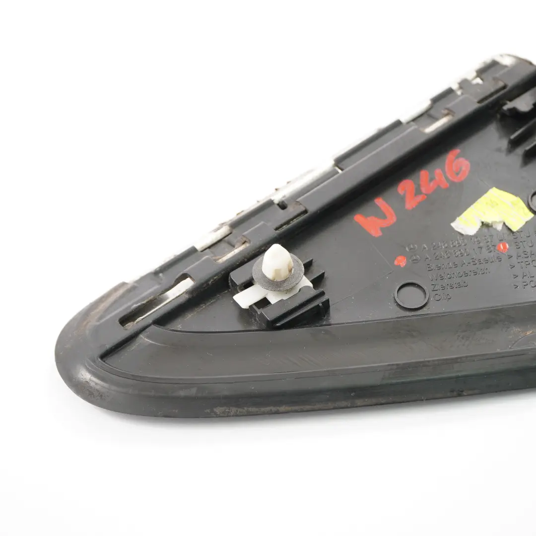 Triangle de recouvrement vitre extérieure avant gauche pour Mercedes W246 à propos du numéro de pièce A2466901787 Mercedes W246 Triangle de recouvrement vitre extérieure avant gauche - SKU A2466901787 - Numéro de pièce A2466901787