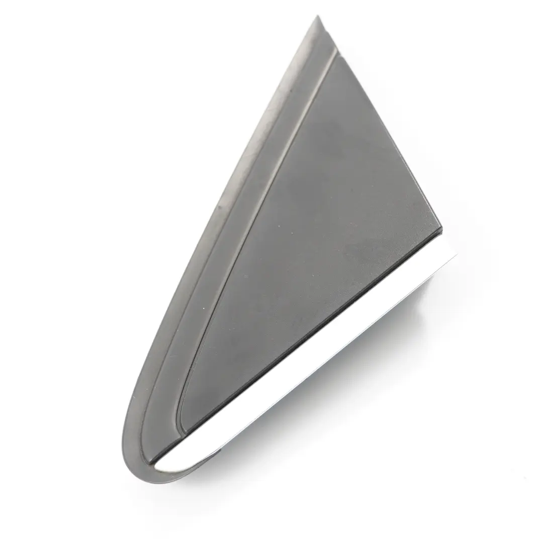 Triangle de recouvrement vitre extérieure avant gauche pour Mercedes W246 à propos du numéro de pièce A2466901787 Mercedes W246 Triangle de recouvrement vitre extérieure avant gauche - SKU A2466901787 - Numéro de pièce A2466901787