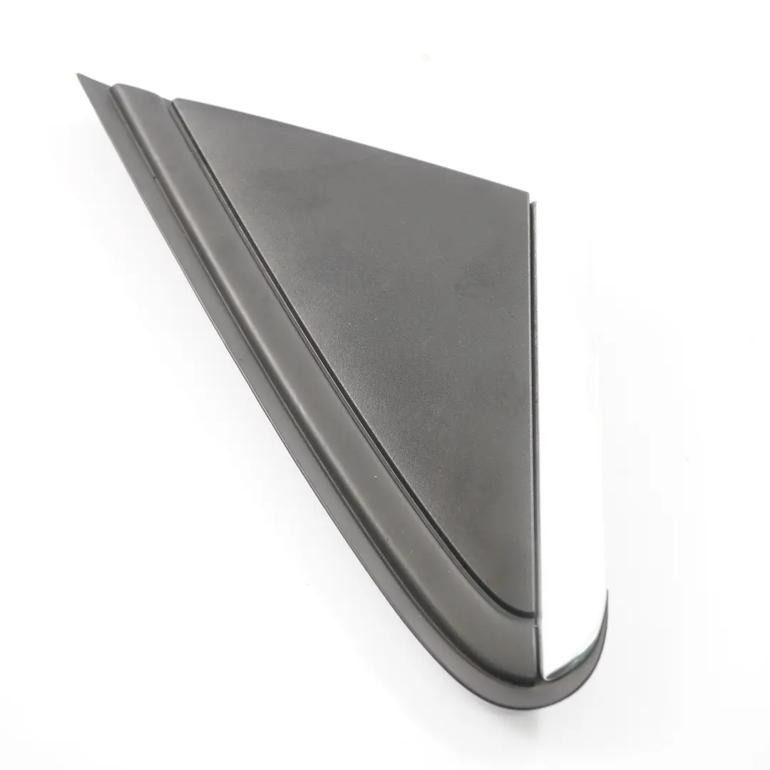 Tapa Triángulo Exterior Ventana Delantera Embellecedor Izquierdo para Mercedes W246 con número de pieza A2466901787 Mercedes W246 Tapa Triángulo Exterior Ventana Delantera Embellecedor Izquierdo - SKU A2466901787 - Número de pieza A2466901787