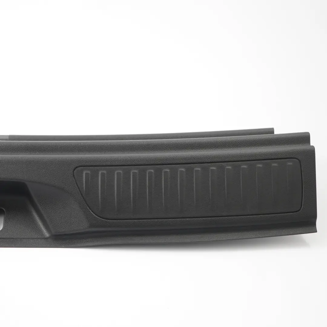 Ladekante Kofferraumverkleidung Schwarz für Mercedes W246 mit Teilenummer A2466902641 Mercedes W246 Ladekante Kofferraumverkleidung Schwarz - SKU A2466902641 - Teilenummer A2466902641
