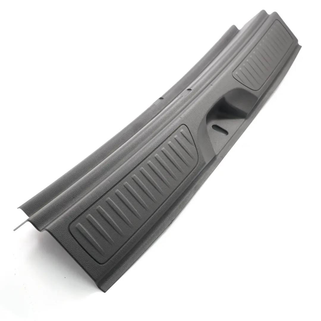 Bordo di carico Stivale Guarnizione Tronco Bagagliaio Nero per Mercedes W246 con numero di parte A2466902641 Mercedes W246 Bordo di carico Stivale Guarnizione Tronco Bagagliaio Nero - SKU A2466902641 - Numero di parte A2466902641