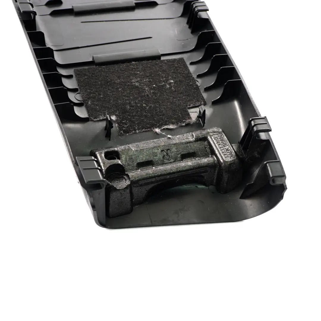 Osłona Słupka B Dolny Prawy Panel Wykończenie do Mercedes W246 o numerze A2466920200 Mercedes W246 Osłona Słupka B Dolny Prawy Panel Wykończenie - SKU A2466920200 - Numer Części A2466920200