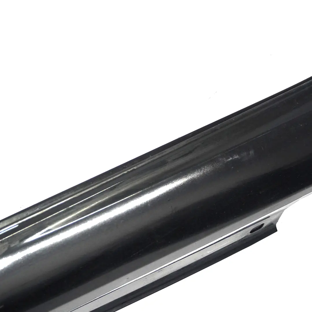 Mercedes W176 Faldón lateral izquierdo Cubre umbral W246 Negro Cósmico - 191 - SKU A2466980554-KB2 - Número de pieza A2466980554