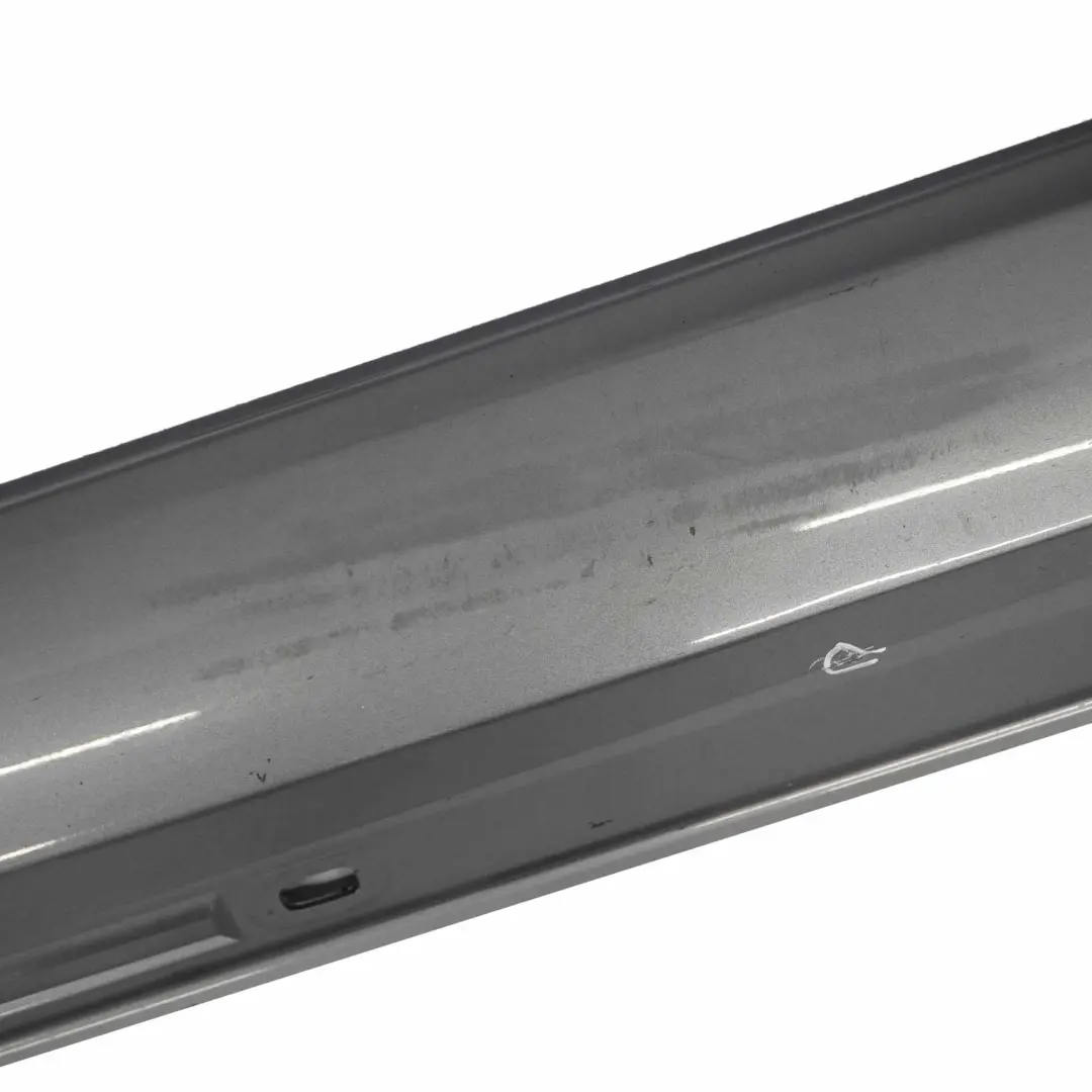 Mercedes W176 Faldón lateral izquierdo Cubre umbral de puerta Mountain Grey 787 - SKU A2466980554-MG1 - Número de pieza A2466980554