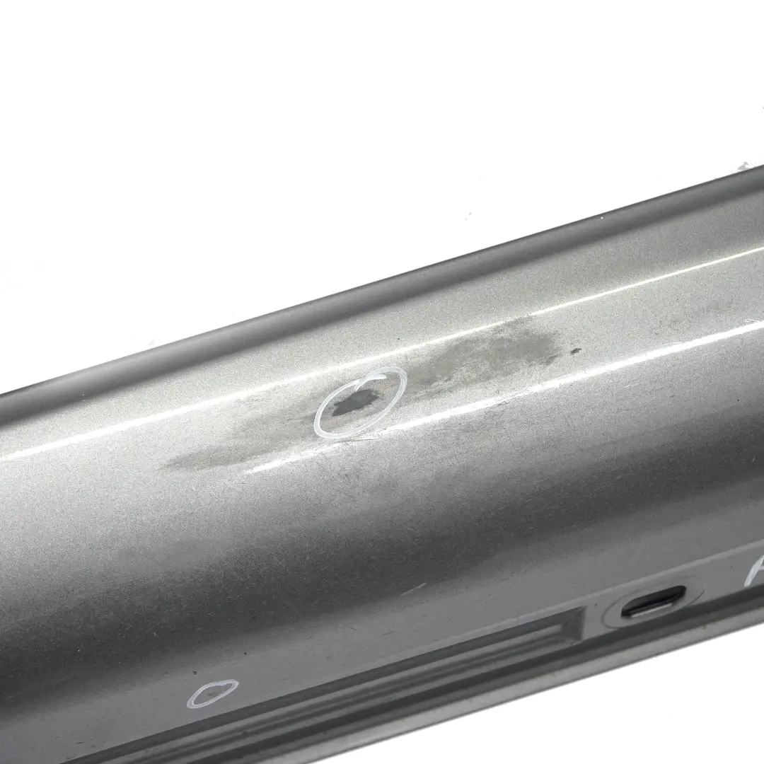 Listwa Progowa Próg Lewy Mountain Grey Metallic - 787 do Mercedes W176 W246 o numerze A2466980554 Mercedes W176 W246 Listwa Progowa Próg Lewy Mountain Grey Metallic - 787 - SKU A2466980554-MG2 - Numer Części A2466980554