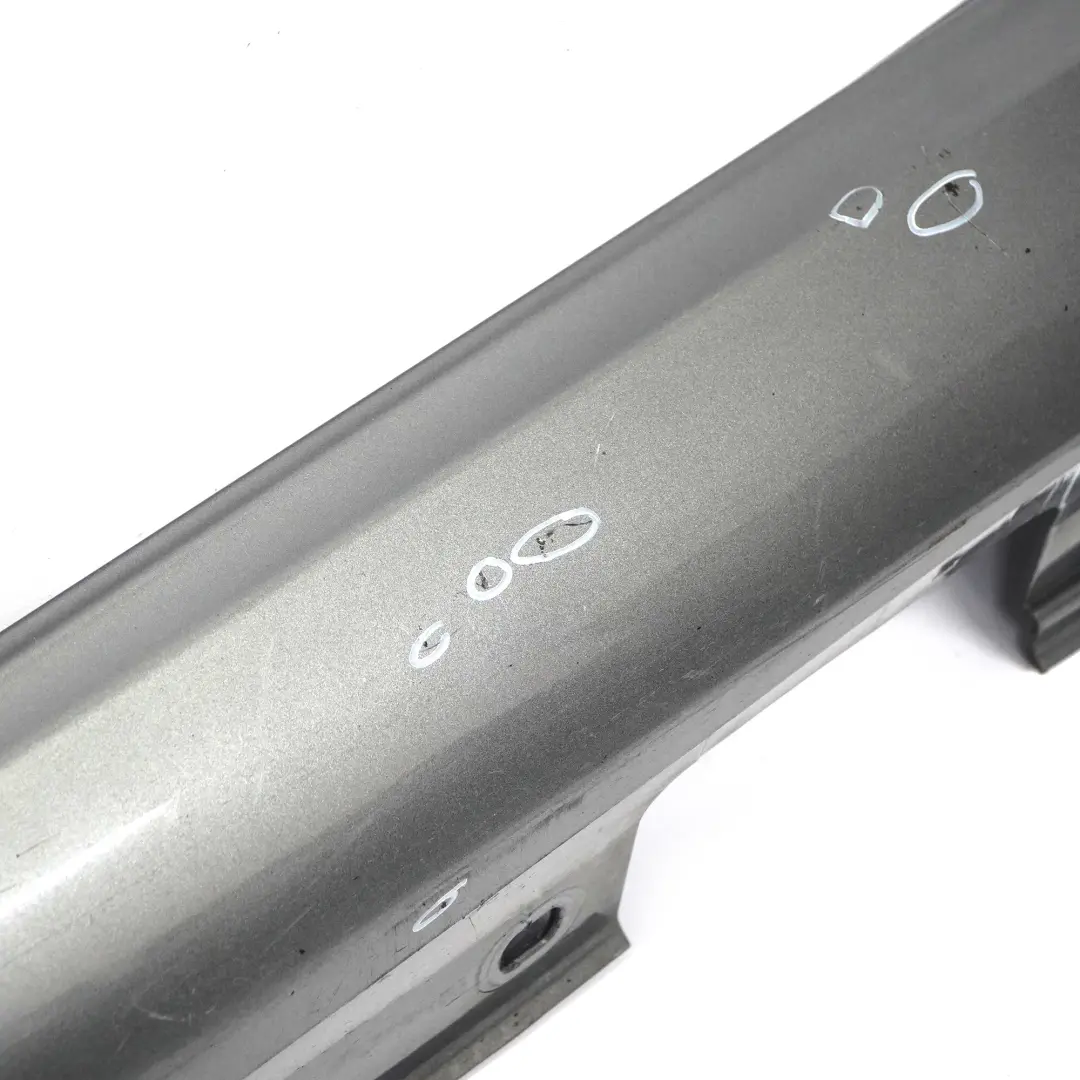 Faldón lateral Mercedes W117 W176 W246 Tapa umbral puerta Gris montaña - 787 para con número de pieza A2466980554 Faldón lateral Mercedes W117 W176 W246 Tapa umbral puerta Gris montaña - 787 - SKU A2466980554-MG2 - Número de pieza A2466980554