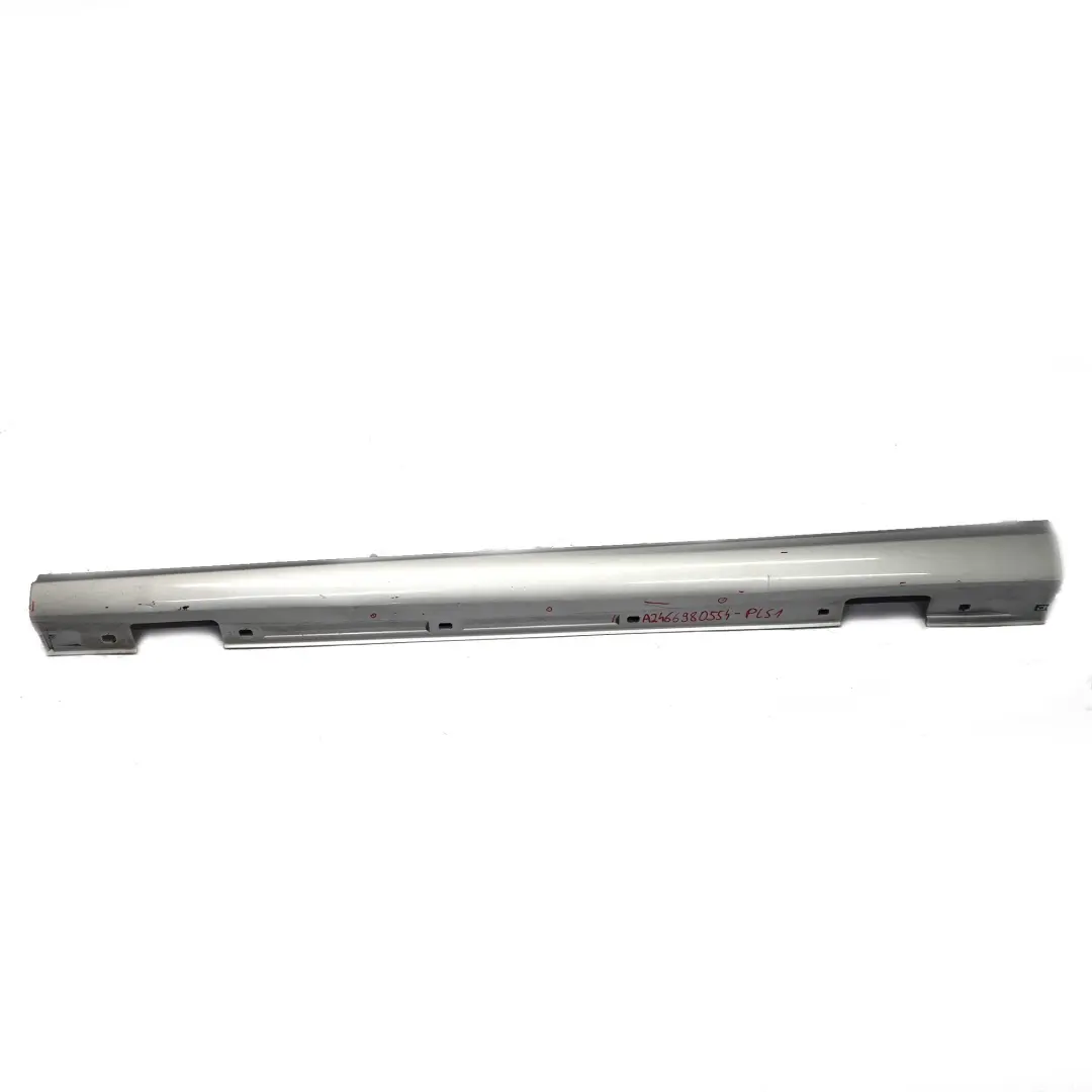 Gonna laterale Mercedes W117 W176 W246 copri soglia porta Polar Silver - 761 per con numero di parte A2466980554 Gonna laterale Mercedes W117 W176 W246 copri soglia porta Polar Silver - 761 - SKU A2466980554-PLS1 - Numero di parte A2466980554