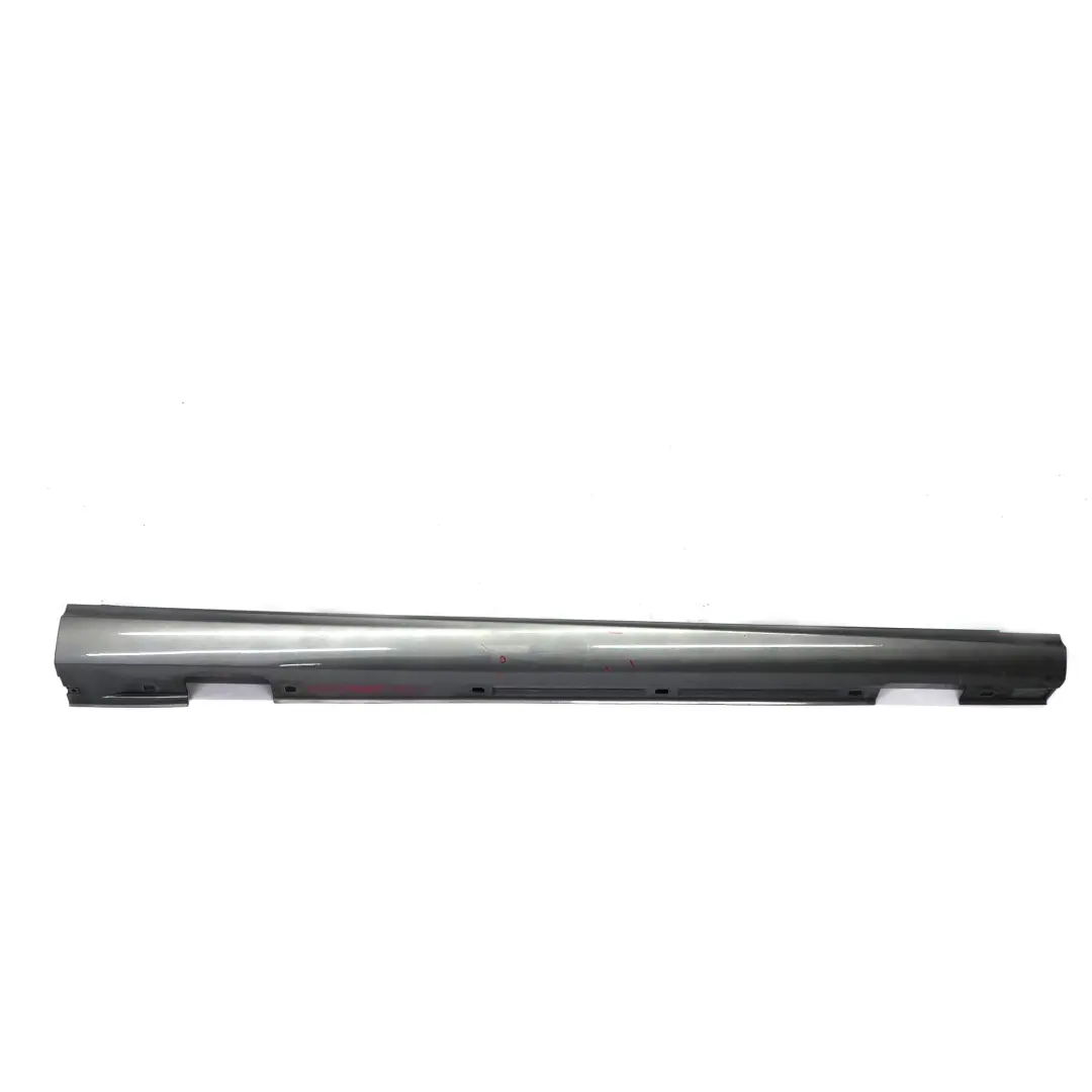 Gonna laterale destra copertura soglia porta Mountain Grey - 787 per Mercedes W176 con numero di parte A2466980654 Mercedes W176 Gonna laterale destra copertura soglia porta Mountain Grey - 787 - SKU A2466980654-MG1 - Numero di parte A2466980654