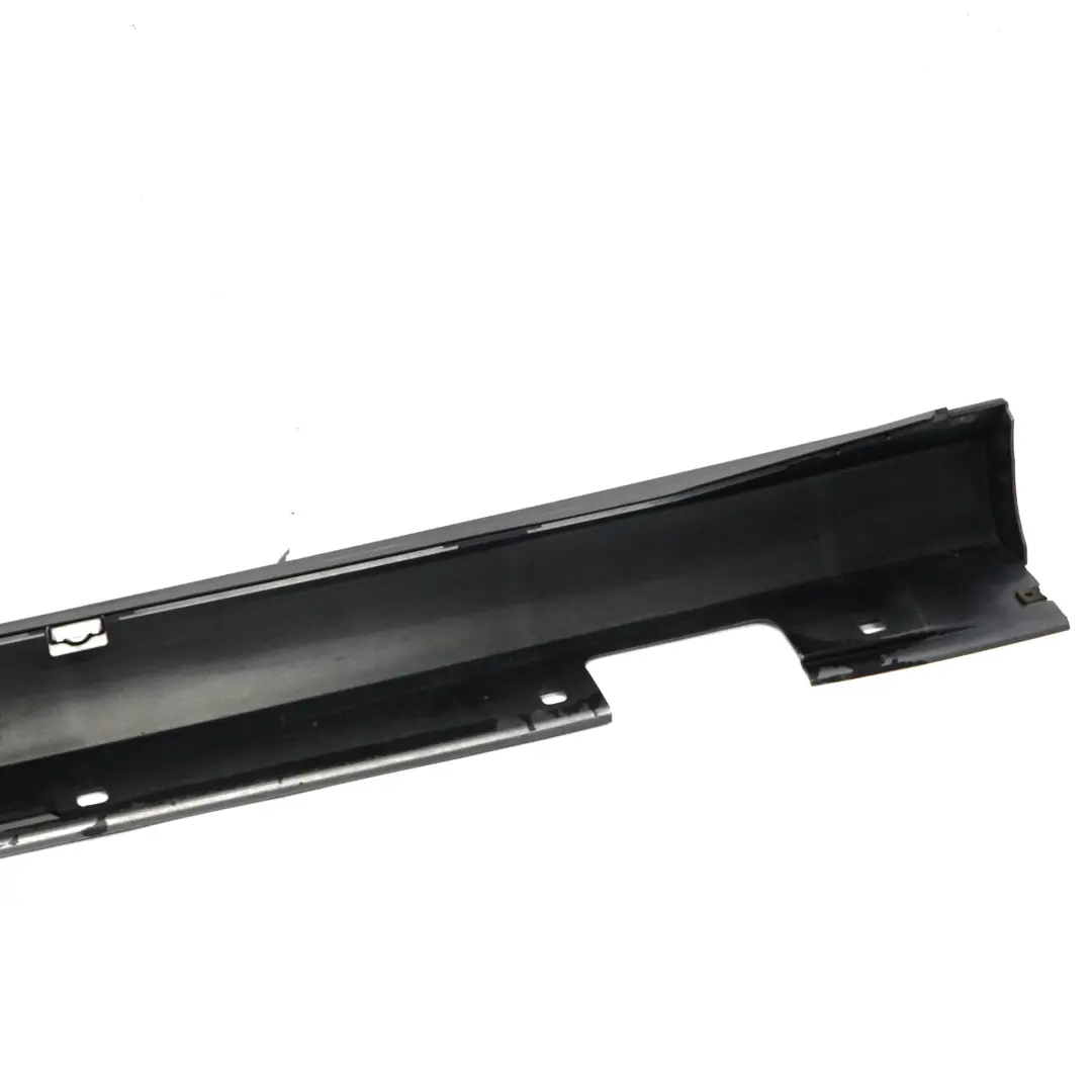 Mercedes W176 Faldón lateral derecho Cubre umbral de puerta Mountain Grey - 787 - SKU A2466980654-MG1 - Número de pieza A2466980654