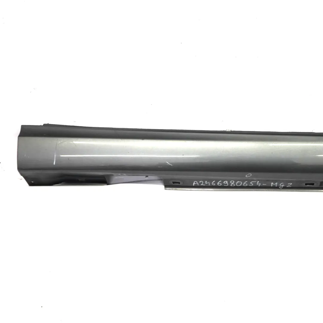 Mercedes W176 Faldón lateral derecho Cubre umbral de puerta Mountain Grey - 787 - SKU A2466980654-MG2 - Número de pieza A2466980654