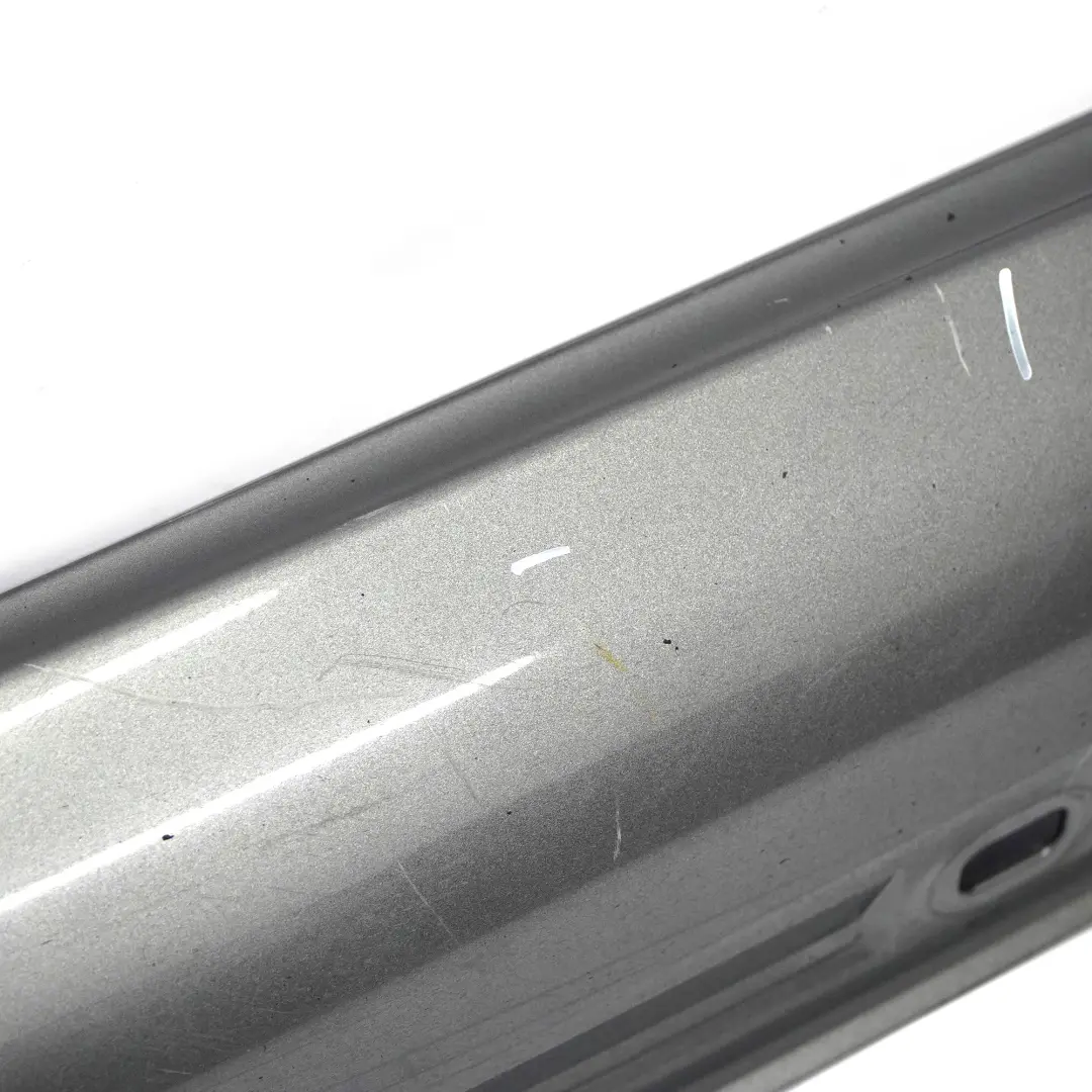 Mercedes W176 Faldón lateral derecho Cubre umbral de puerta Mountain Grey - 787 - SKU A2466980654-MG2 - Número de pieza A2466980654