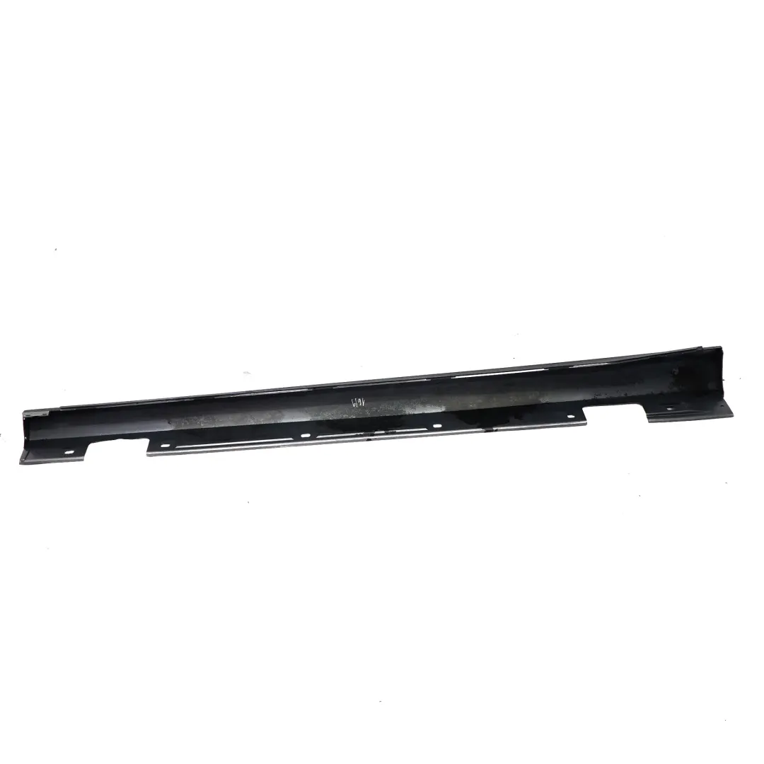 Mercedes W176 Faldón lateral derecho Cubre umbral de puerta Mountain Grey - 787 - SKU A2466980654-MG2 - Número de pieza A2466980654