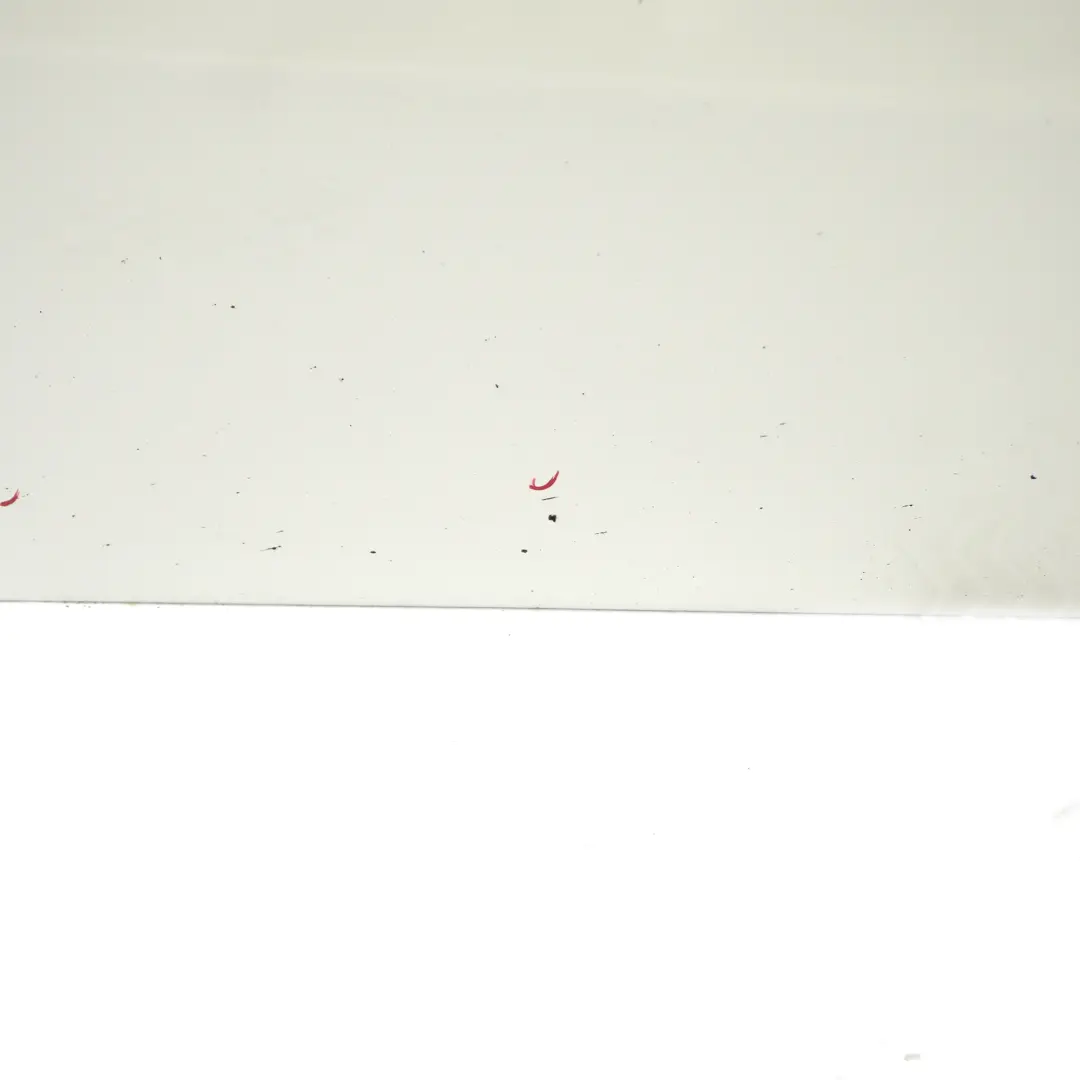 Puerta Delantera Izquierda Clase B Blanco Calcita - 650 para Mercedes W246 con número de pieza A2467200105 Mercedes W246 Puerta Delantera Izquierda Clase B Blanco Calcita - 650 - SKU A2467200105-CW - Número de pieza A2467200105