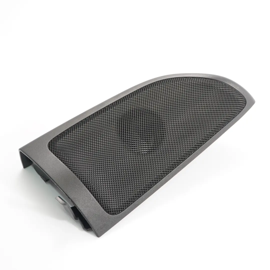 Mercedes W246 Tweeter Tapa del altavoz Triángulo frontal derecho - SKU A2467200211 - Número de pieza A2467200211