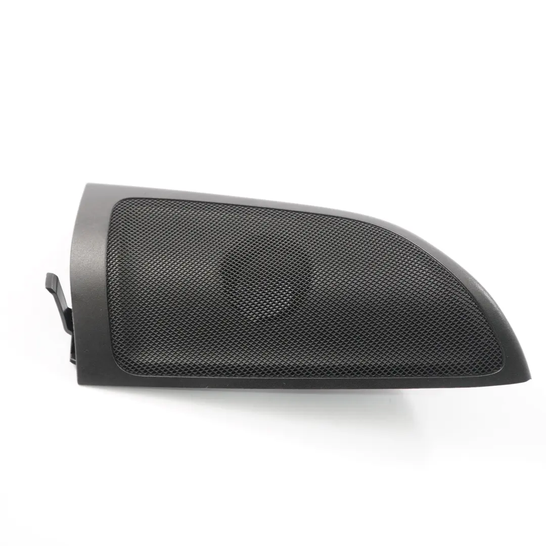 Mercedes W246 Tweeter Tapa del altavoz Triángulo frontal derecho - SKU A2467200211 - Número de pieza A2467200211