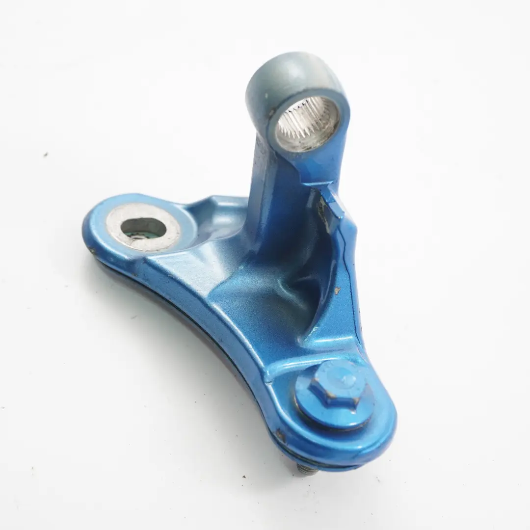 Charnière supérieure porte avant droite South Sea Blue - 162 pour Mercedes W176 W246 à propos du numéro de pièce A2467201237 Mercedes W176 W246 Charnière supérieure porte avant droite South Sea Blue - 162 - SKU A2467201237-SSB - Numéro de pièce A2467201237