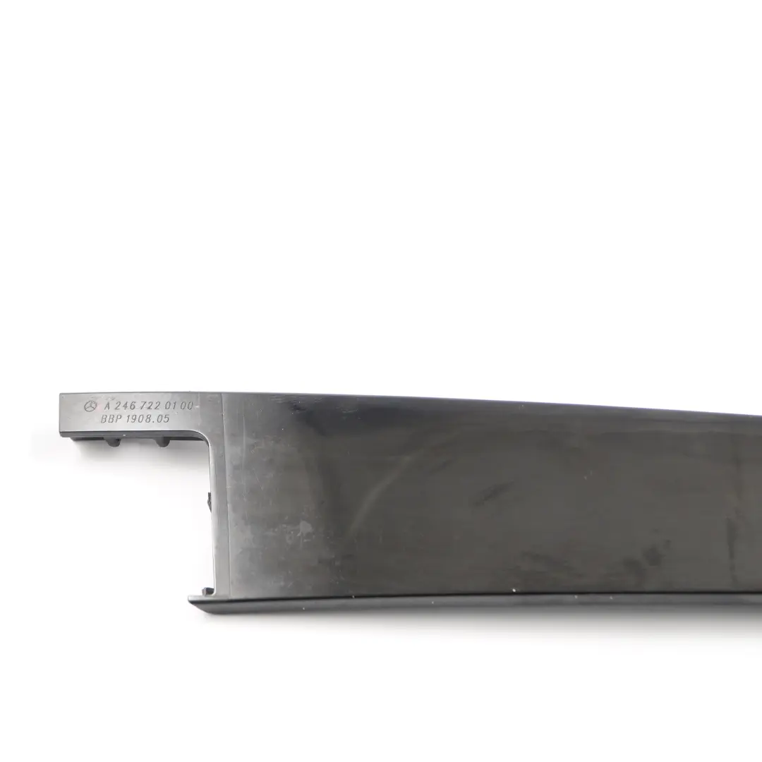  Embellecedor de puerta Mercedes W246 B-Pillar Delantero Izquierdo Alto Brillo - SKU A2467220100 - Número de pieza A2467220100