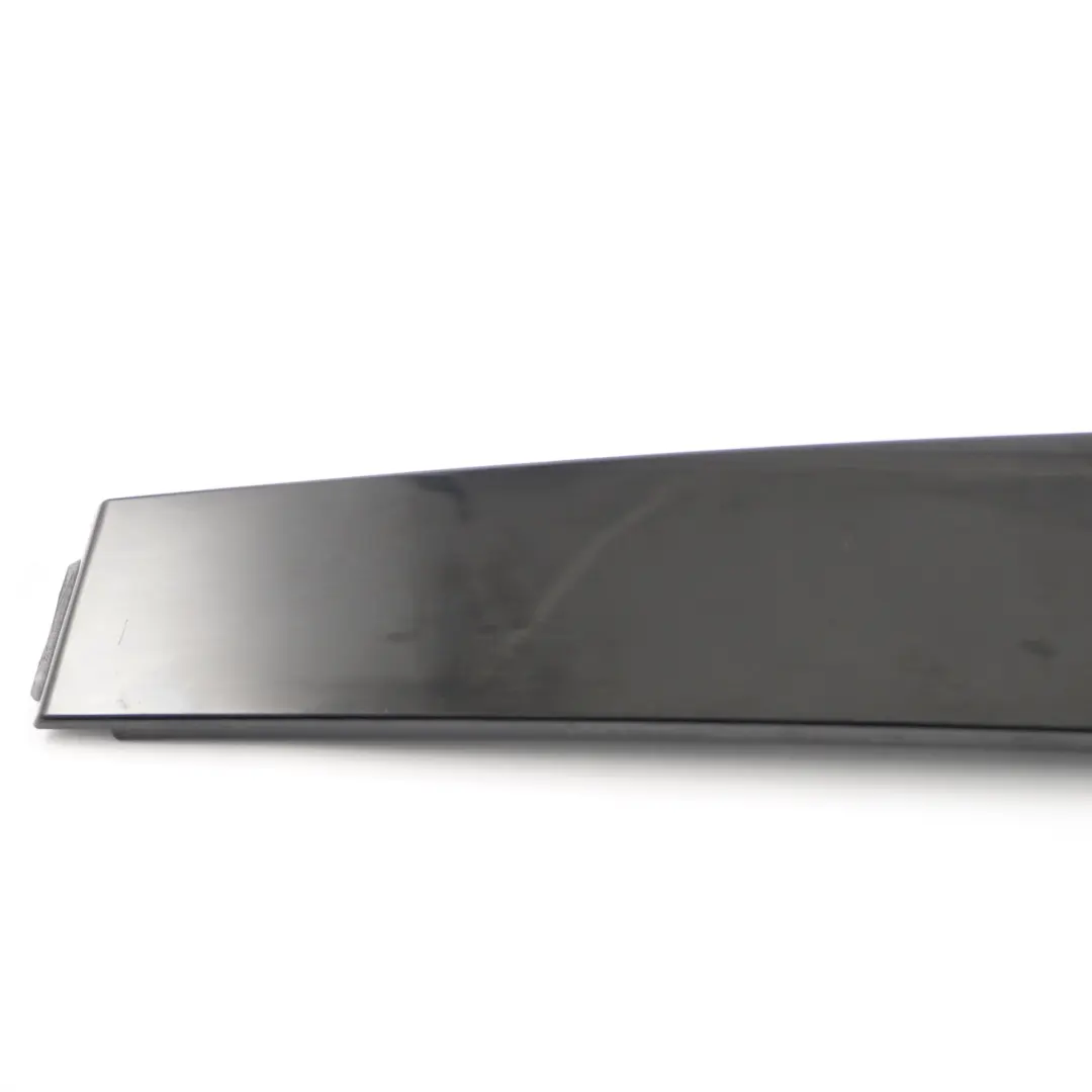 Garniture de Porte B-Pillar Extérieur Avant Droit High Gloss pour Mercedes W246 à propos du numéro de pièce A2467220200 Mercedes W246 Garniture de Porte B-Pillar Extérieur Avant Droit High Gloss - SKU A2467220200 - Numéro de pièce A2467220200