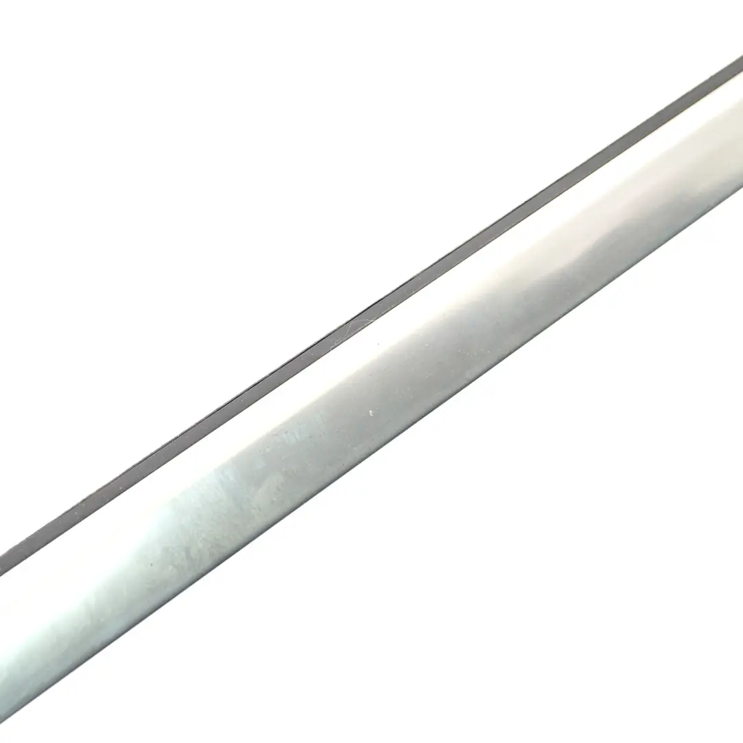 Ventana Puerta Barra Exterior Delantera Izquierda Decorativa para Mercedes W246 con número de pieza A2467250182 Mercedes W246 Ventana Puerta Barra Exterior Delantera Izquierda Decorativa - SKU A2467250182 - Número de pieza A2467250182