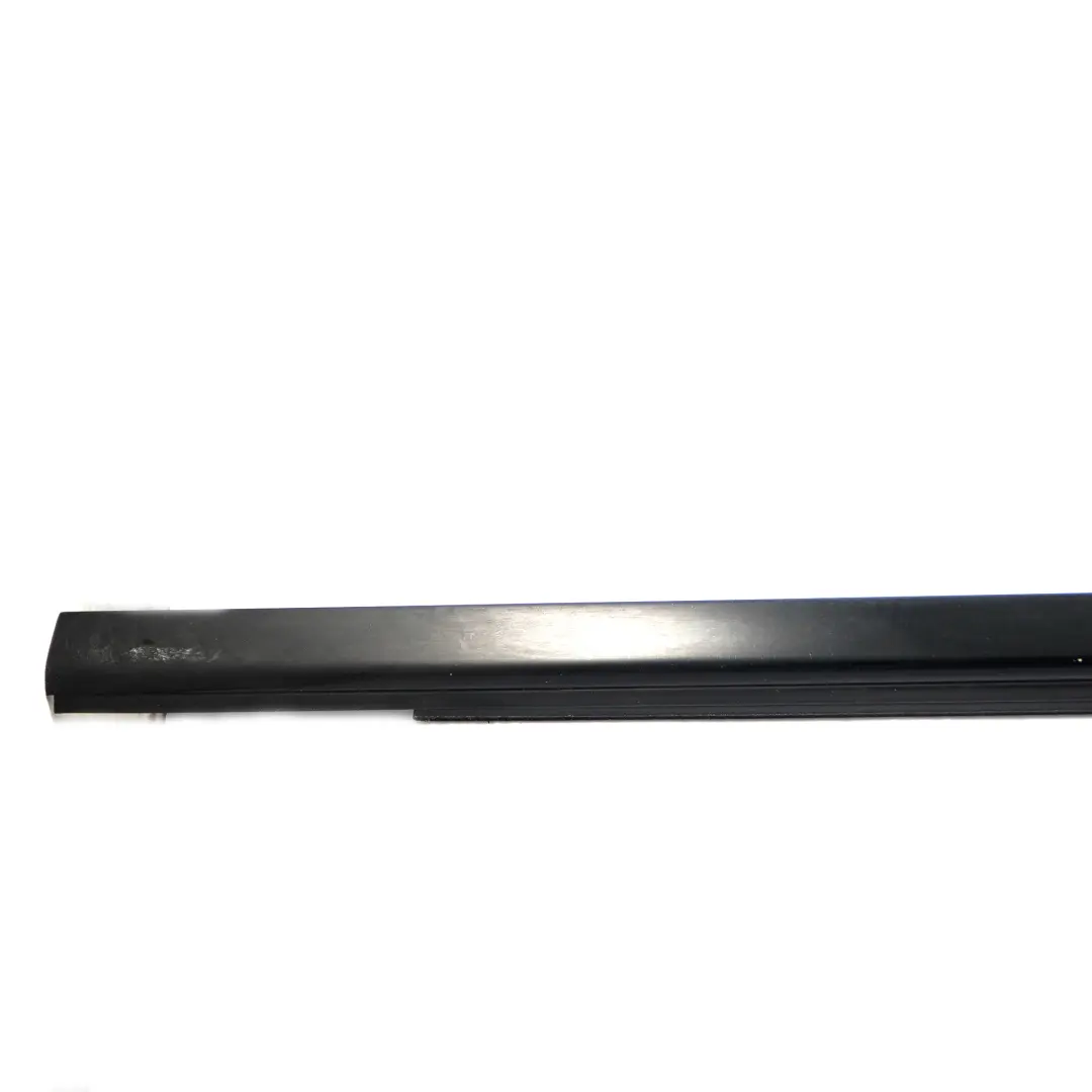 Mercedes W246 Fensterleiste Trim Bar vorne links schwarz Gussform - SKU A2467250382 - Teilenummer A2467250382