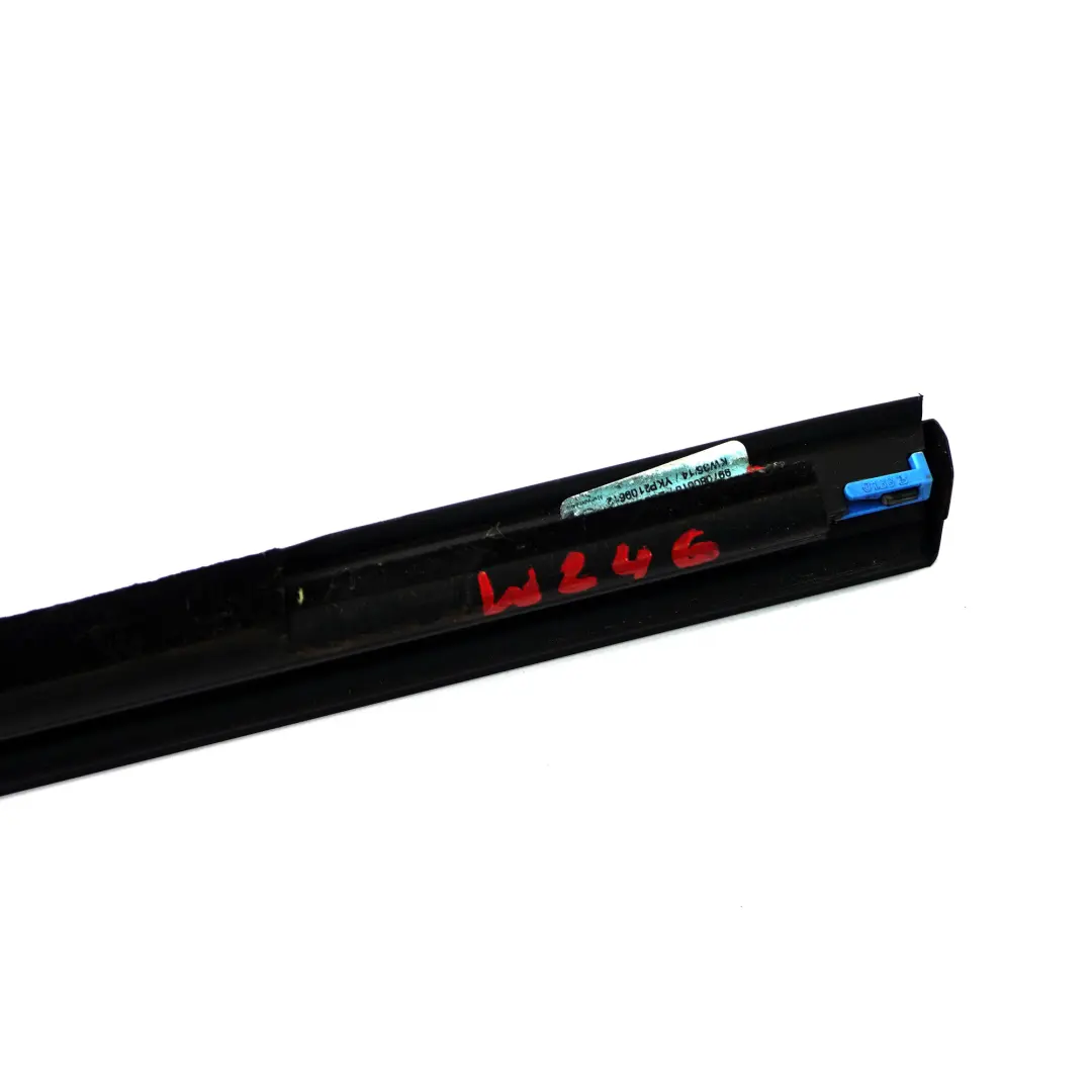 Mercedes W246 Barra rifinitura finestre Delantero Derecho Negro - SKU A2467250482 - Número de pieza A2467250482