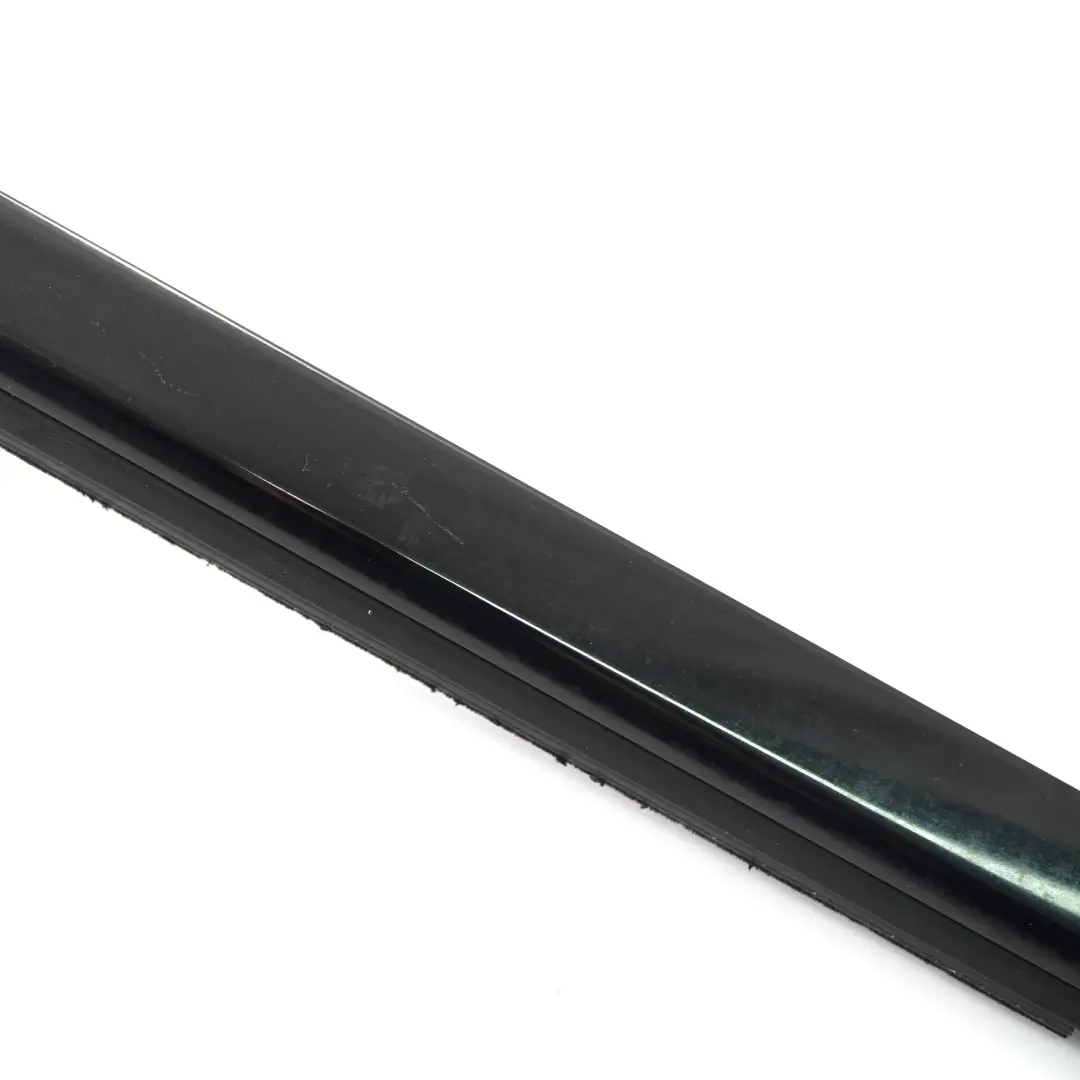 Mercedes W246 Barra di rivestimento finestrino anteriore destro nero - SKU A2467250482 - Numero di parte A2467250482